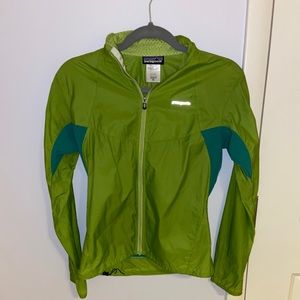 SOLD! Patagonia Lightweight Rain Jacket